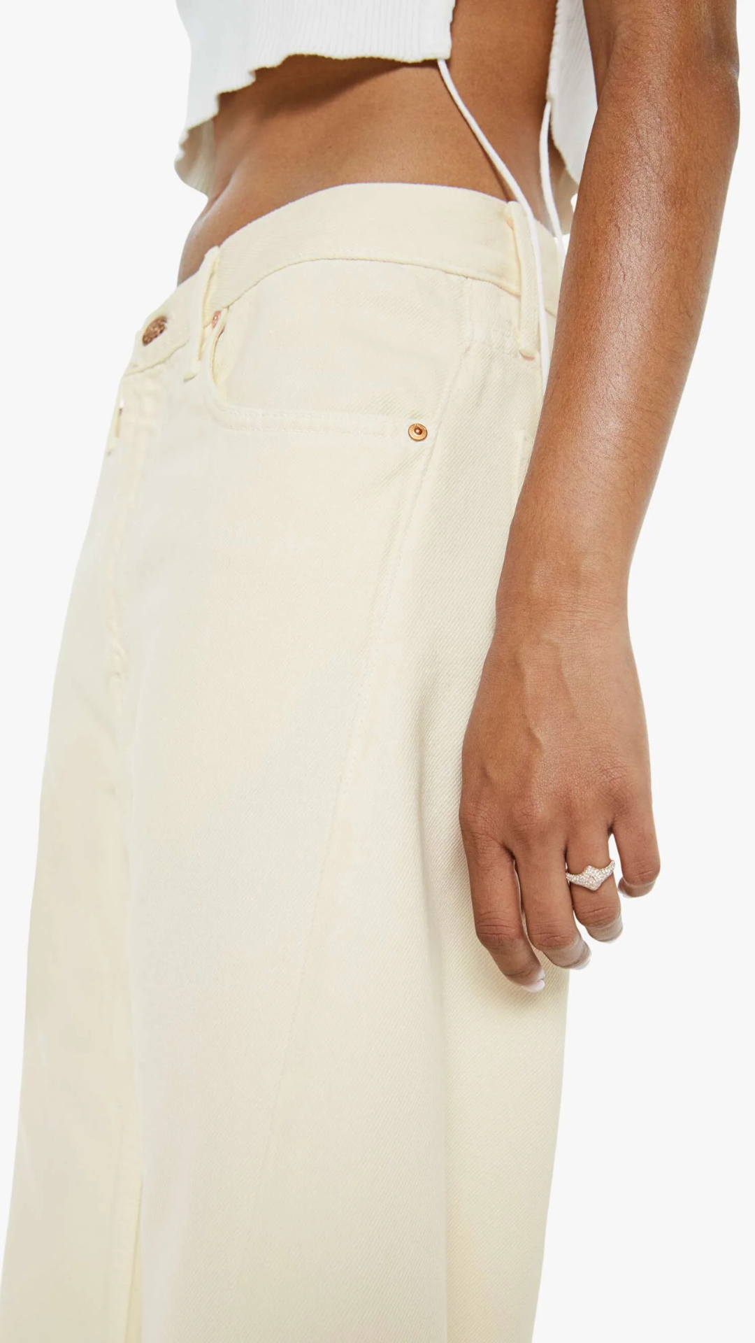 MOTHER Lil Lemon Twist Sneak Jean in Natural