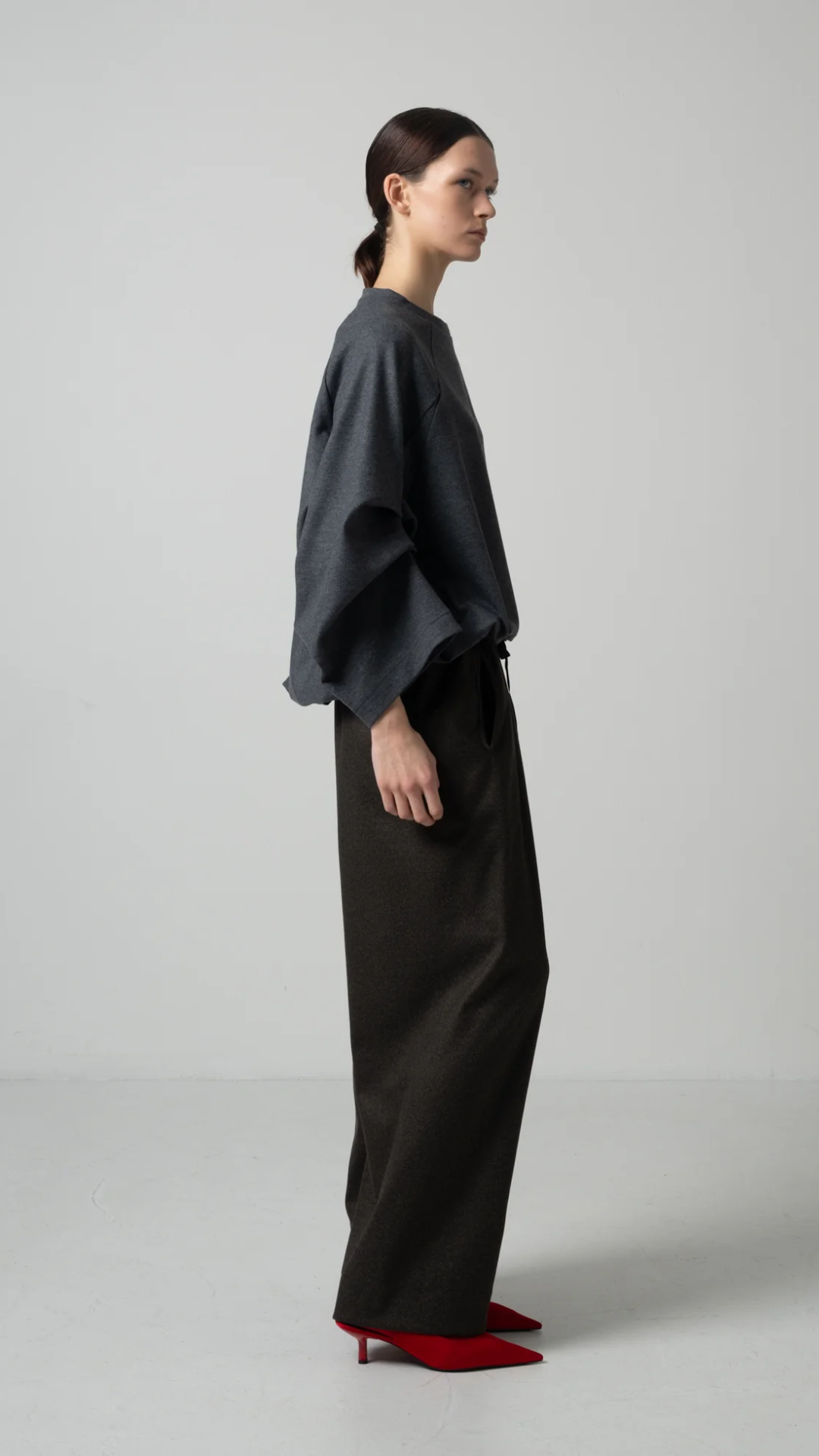 Cog The Big Smoke Orly Tucked Sleeve Top in Charcoal