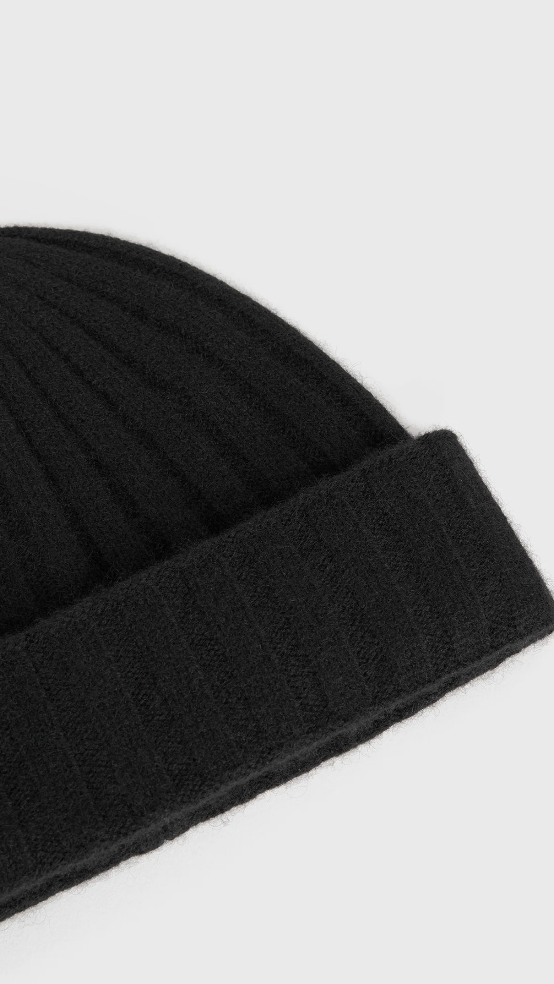Toteme Cashmere Beanie in Black