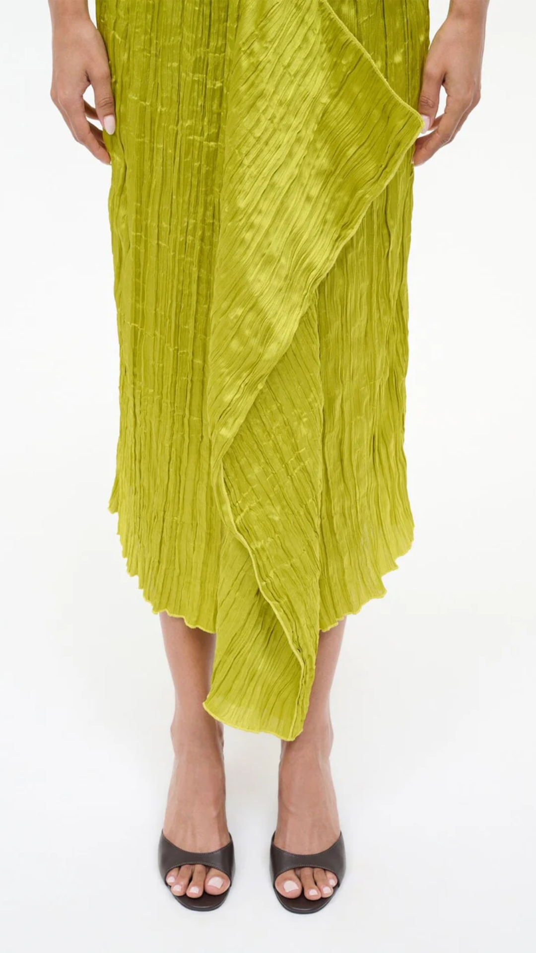 Staud Brigitte Wedge in Espresso