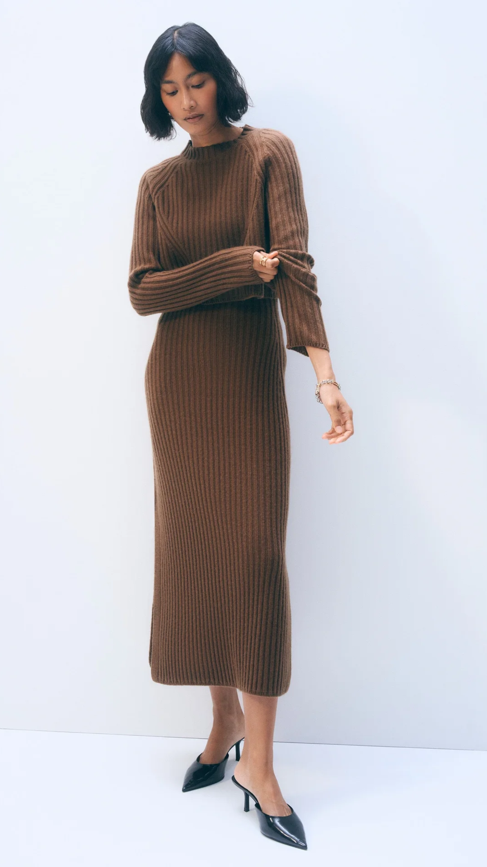 White + Warren Cashmere Blend Ribbed Midi Dress in Umber