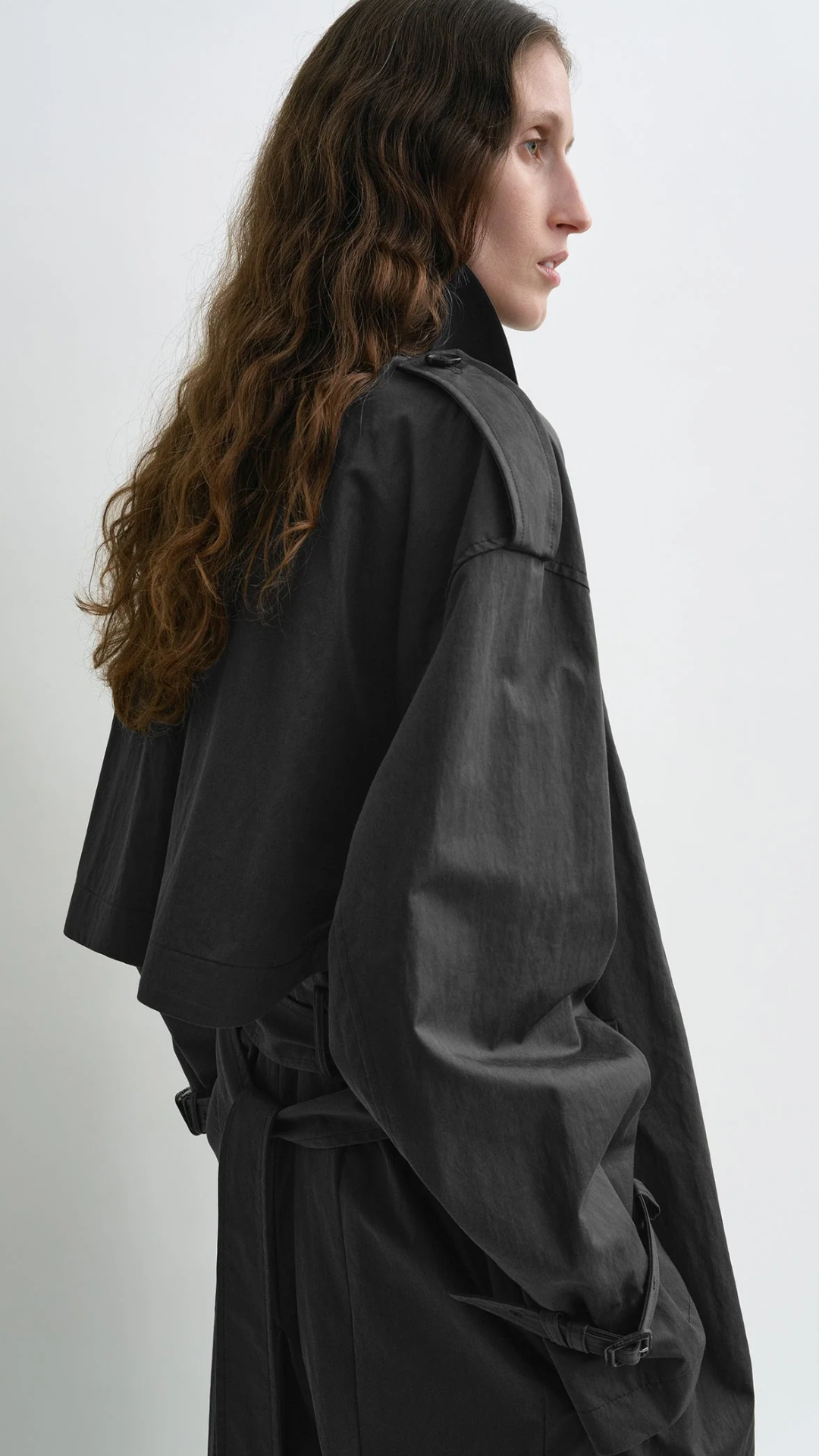 Toteme Crisp Summer Trench in Washed Black