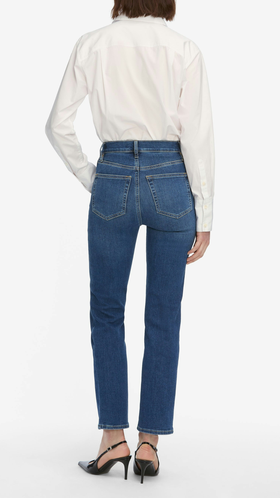 Frame Le Sleek Straight Jean in Femma