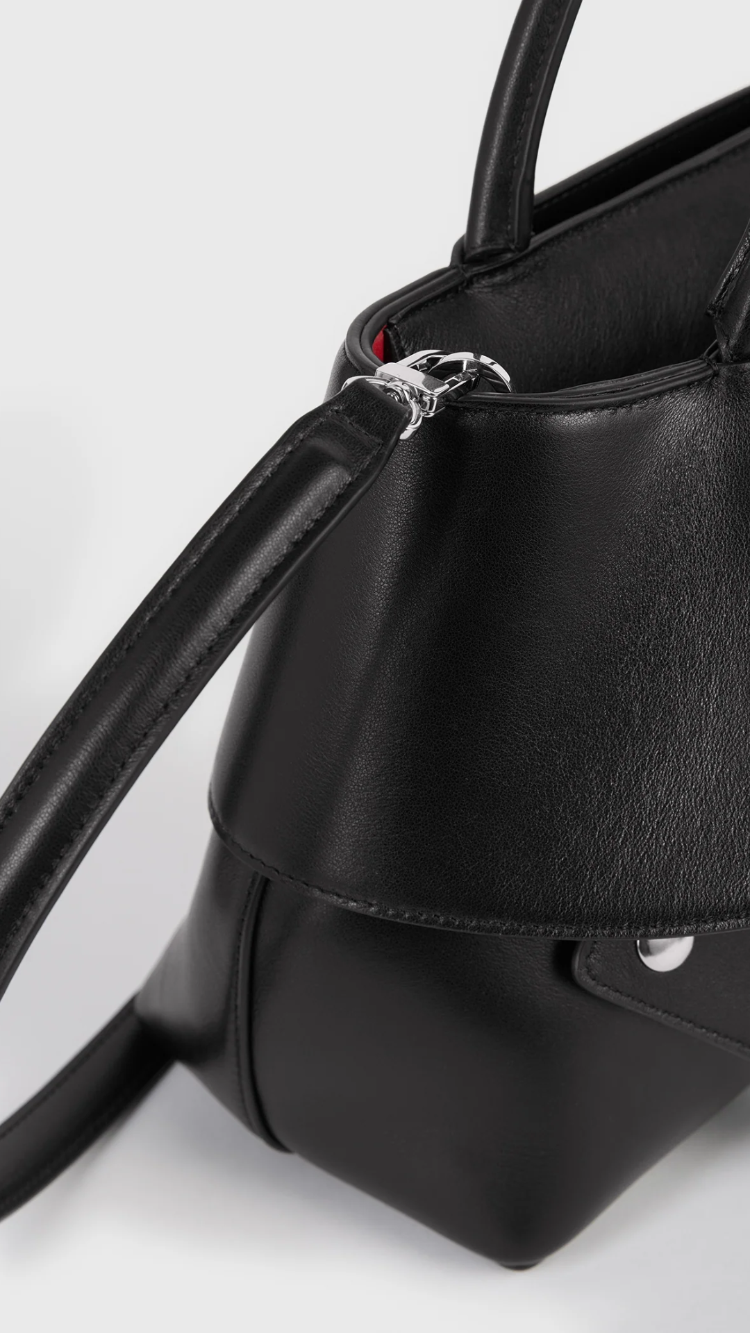 Toteme Small Mercer Leather Tote in Black/Red