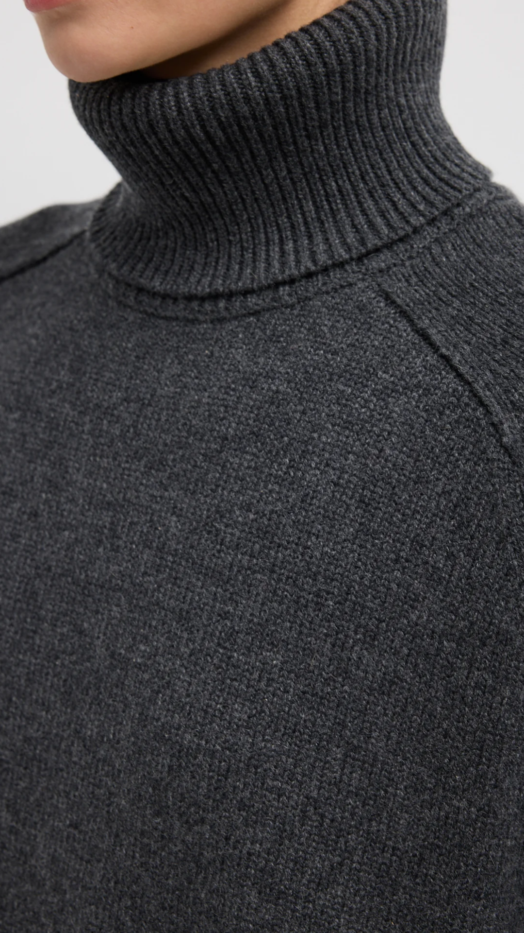 Tibi Cashmere Turtleneck Oversized Pullover Sweater in Heather Grey