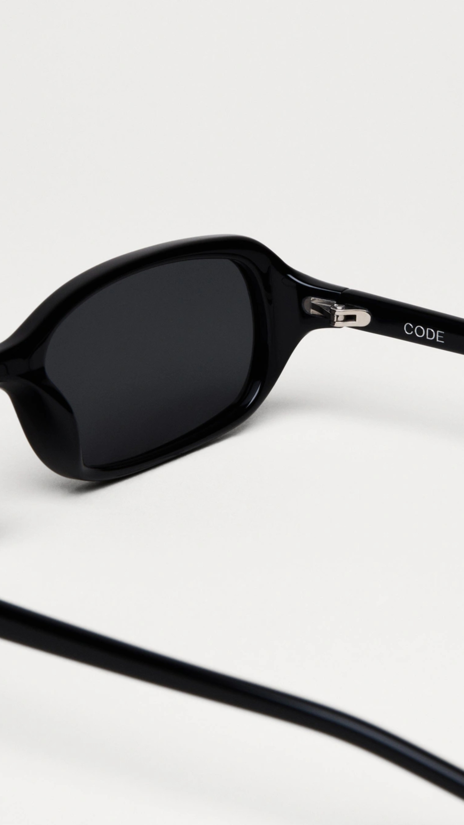 Chimi Code Sunglasses in Black