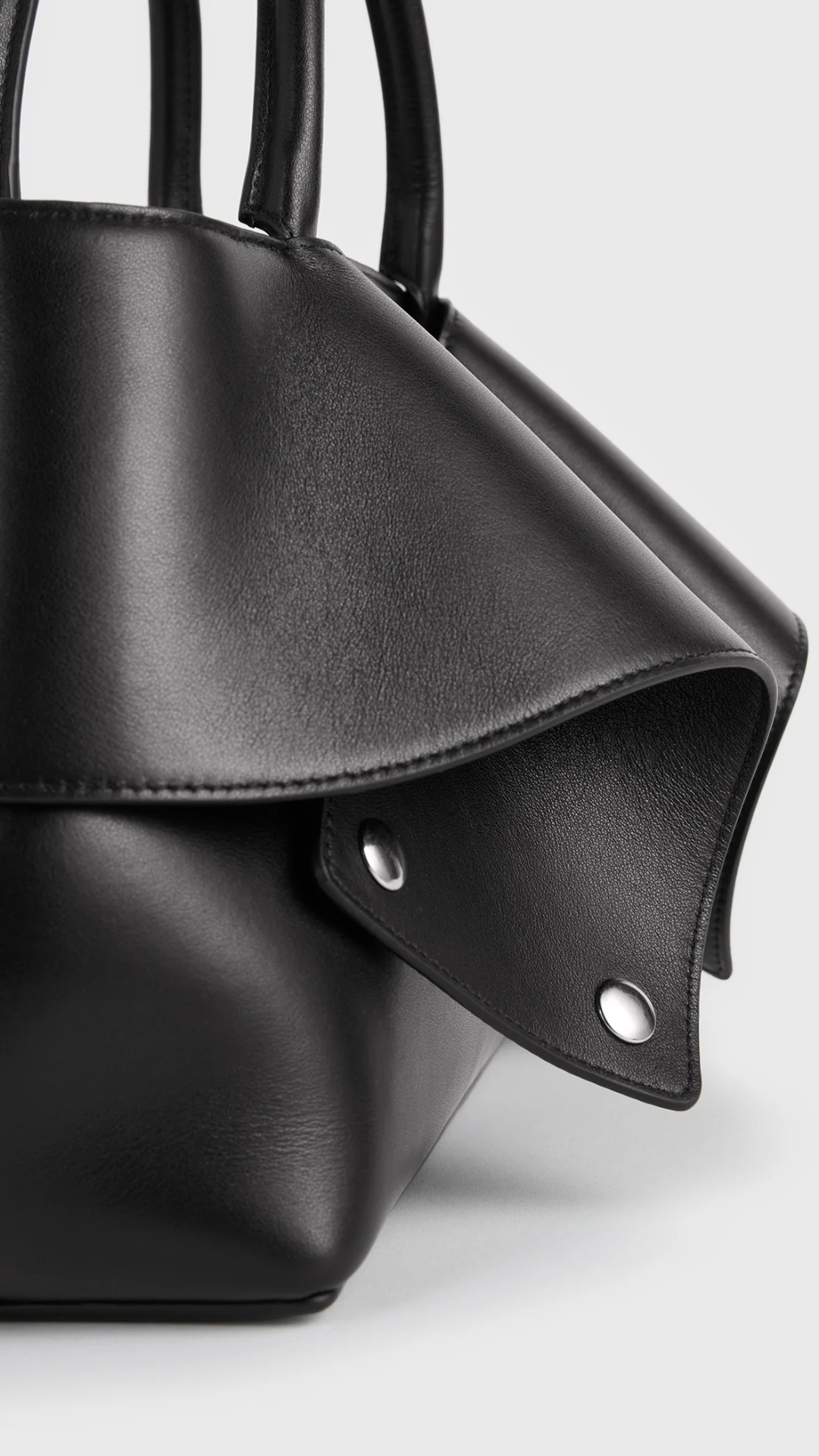 Toteme Small Mercer Leather Tote in Black/Red
