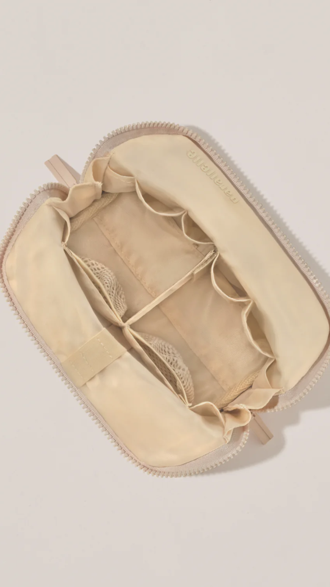 Parallelle The Small Traveller in Bisque