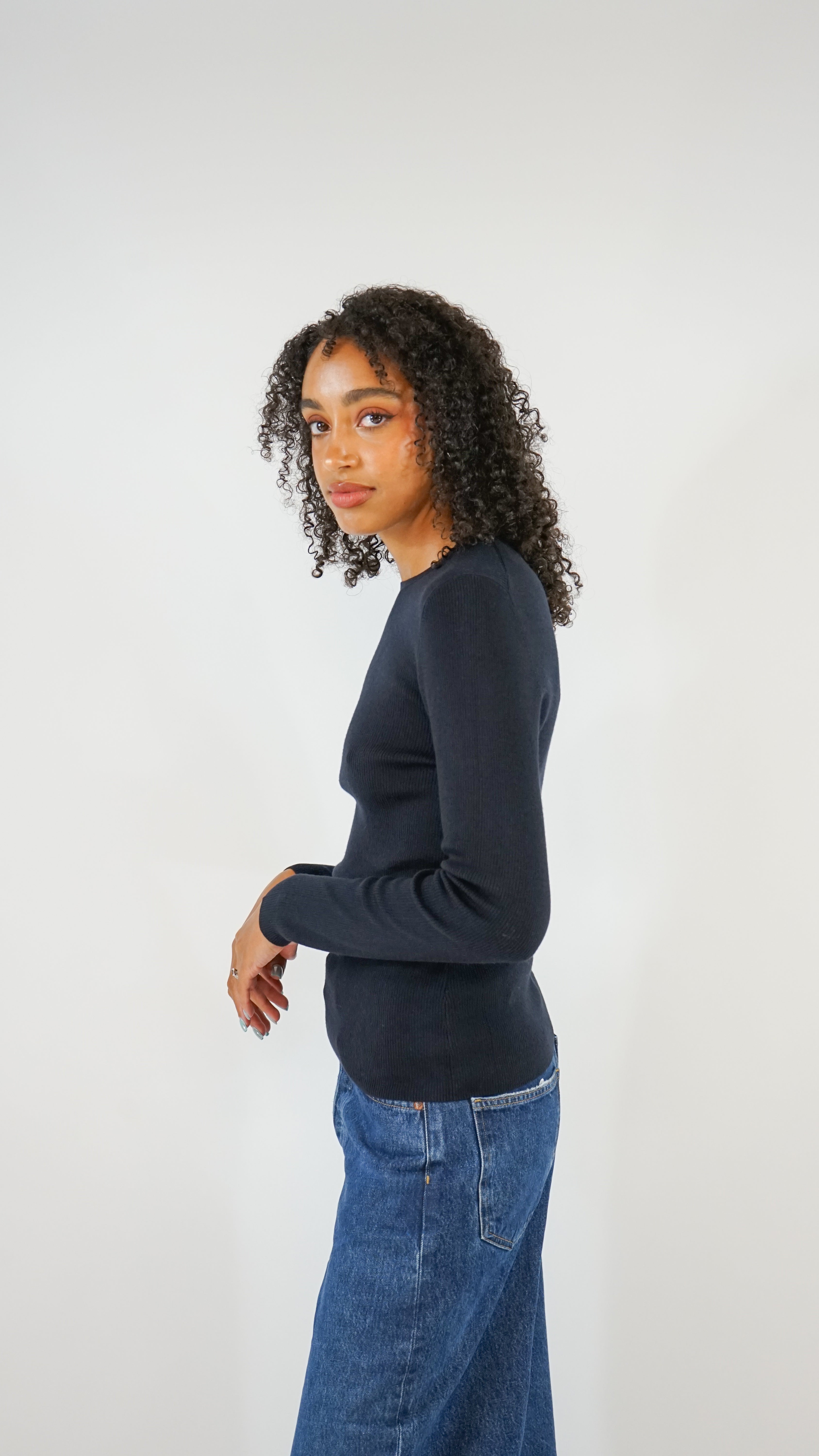 Allude Navy Round Crew Sweater