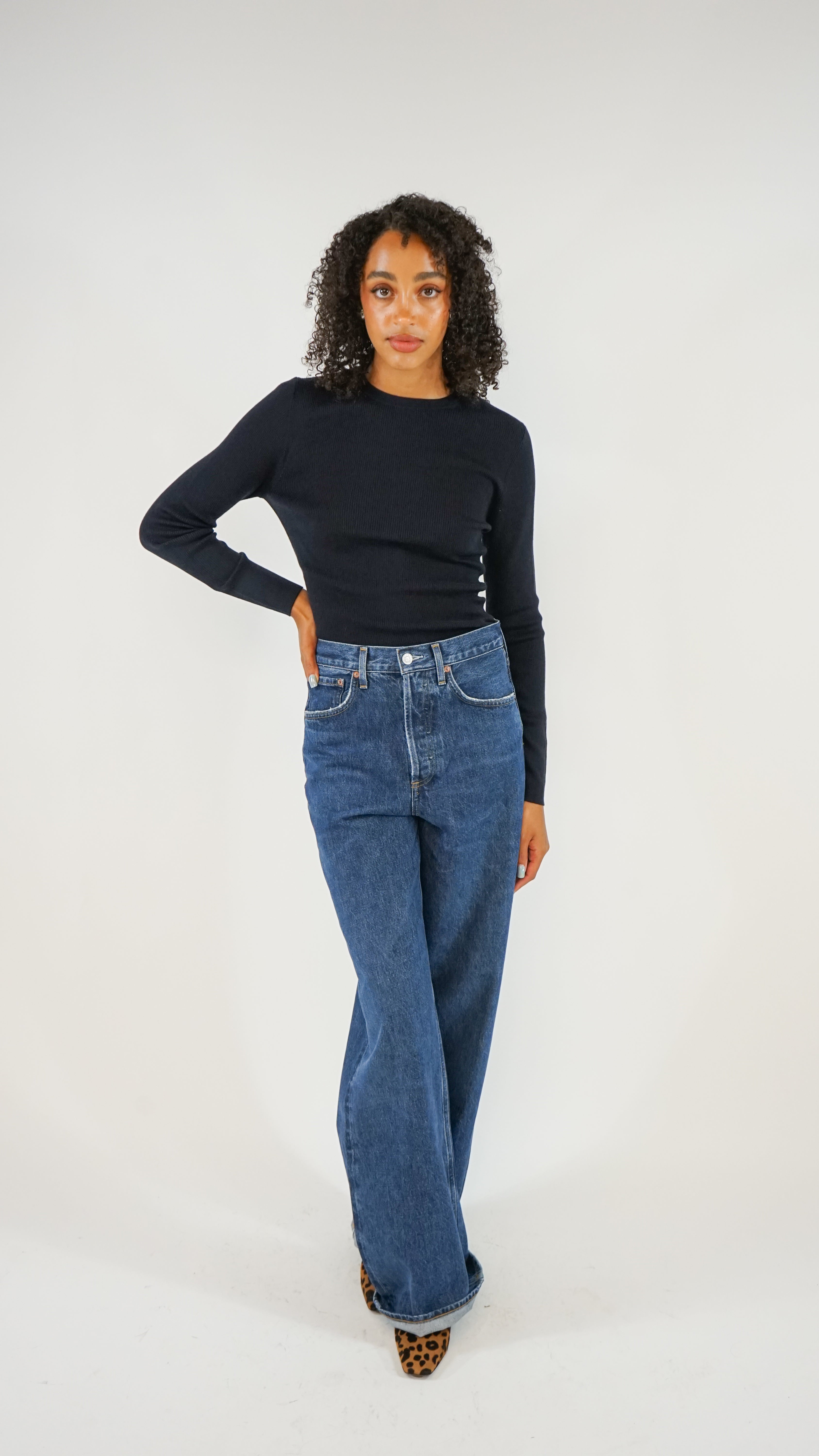 Allude Navy Round Crew Sweater