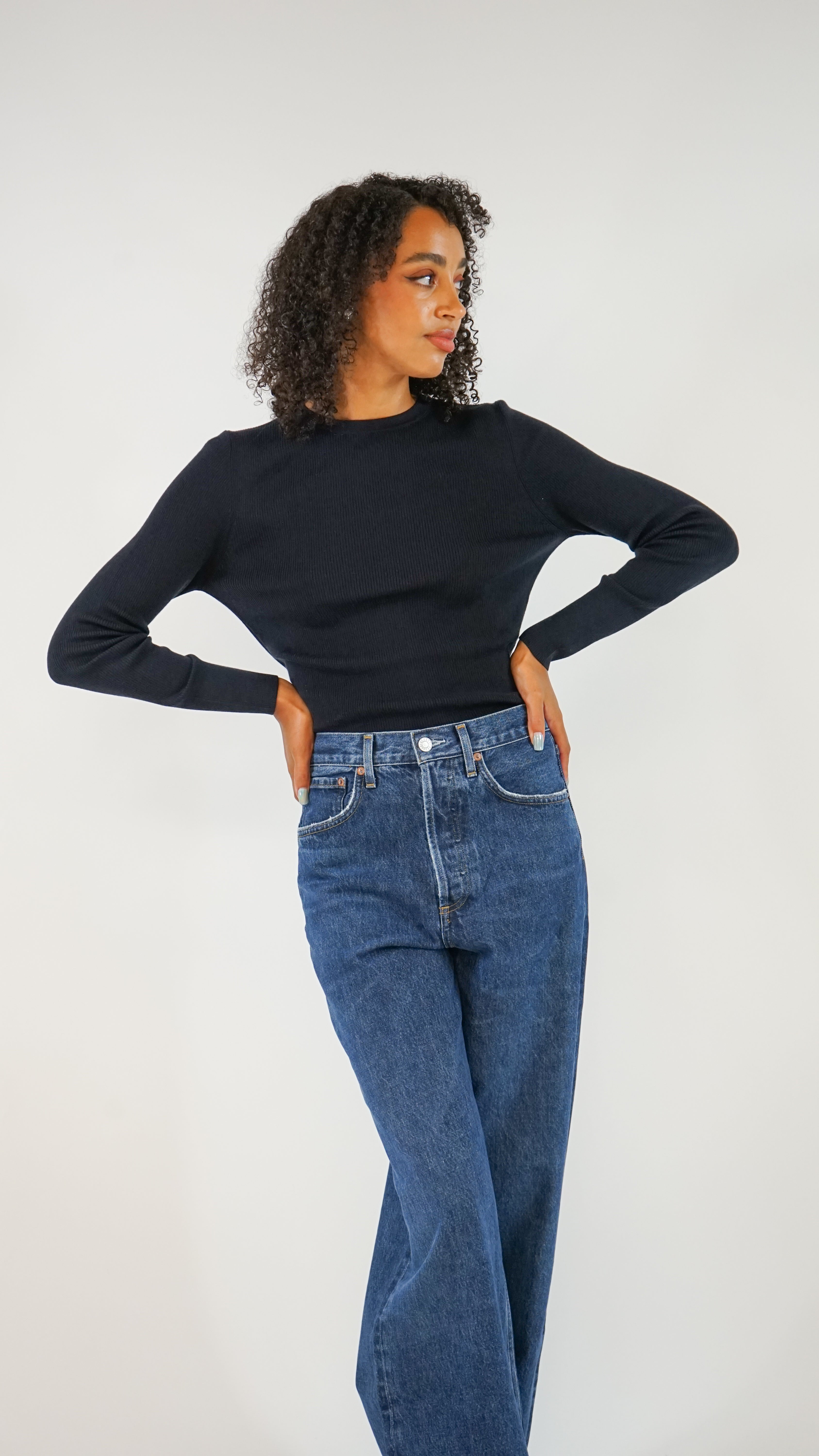 Allude Navy Round Crew Sweater