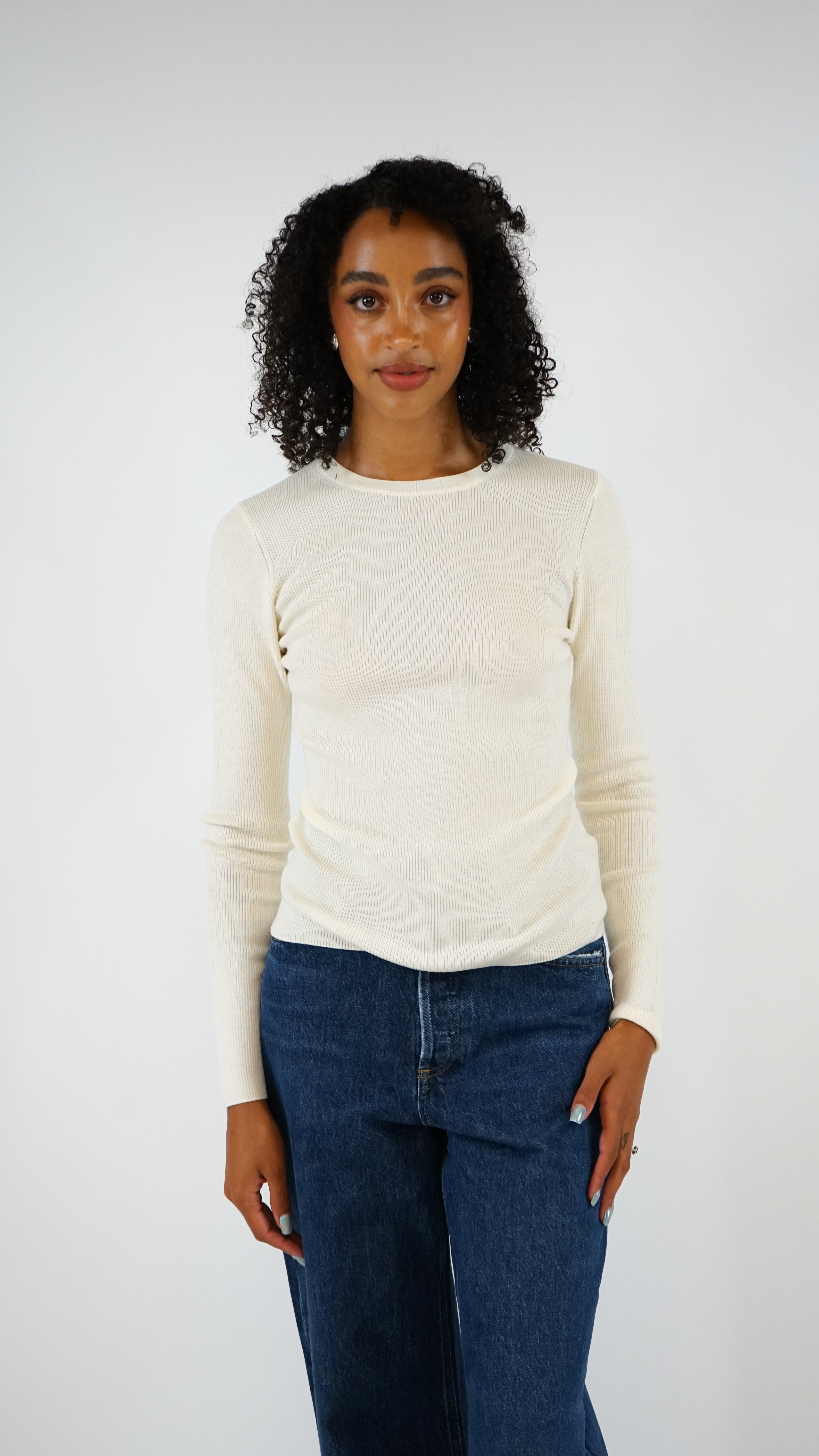 Allude Cream Round Crew Sweater