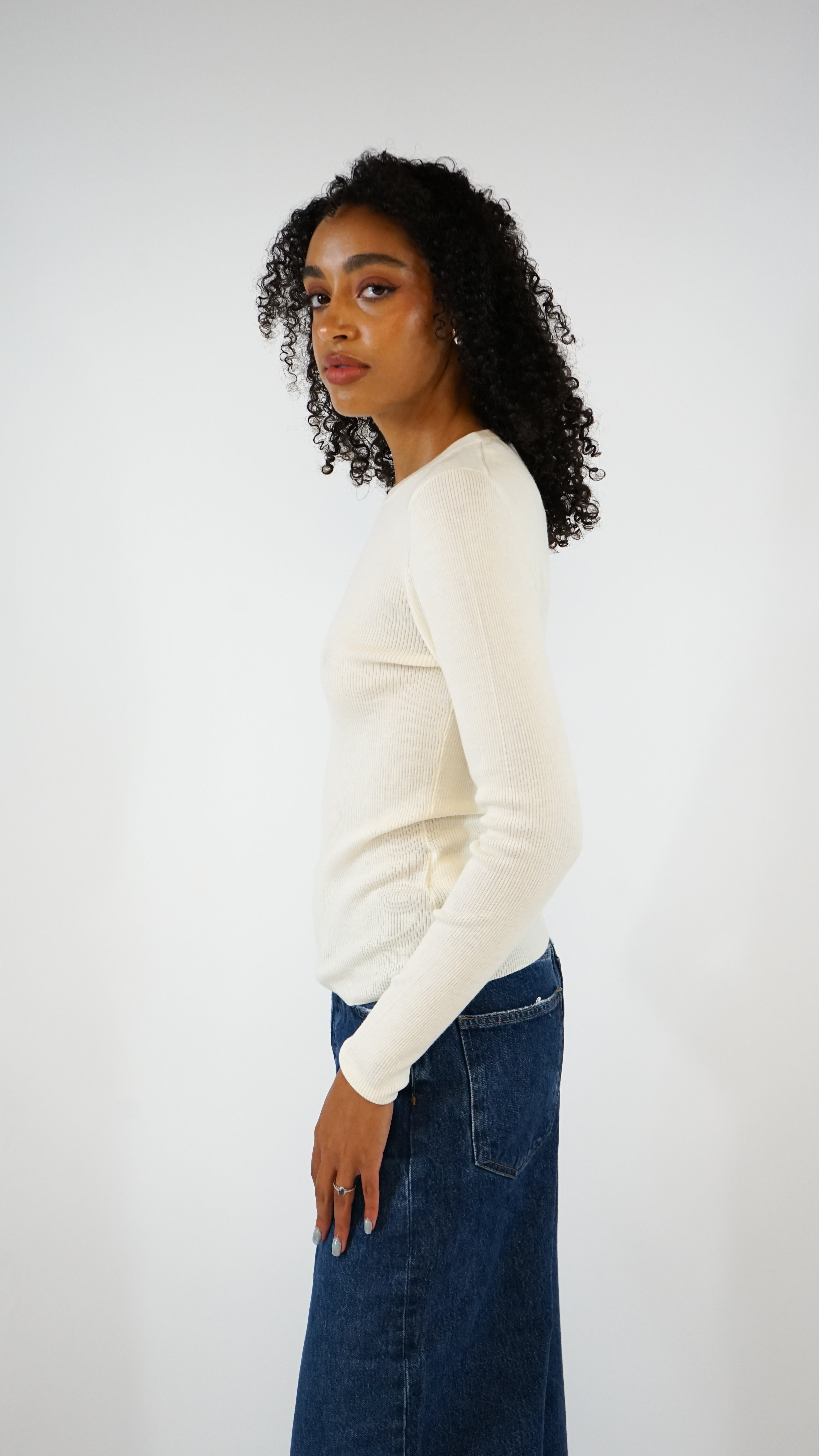 Allude Cream Round Crew Sweater