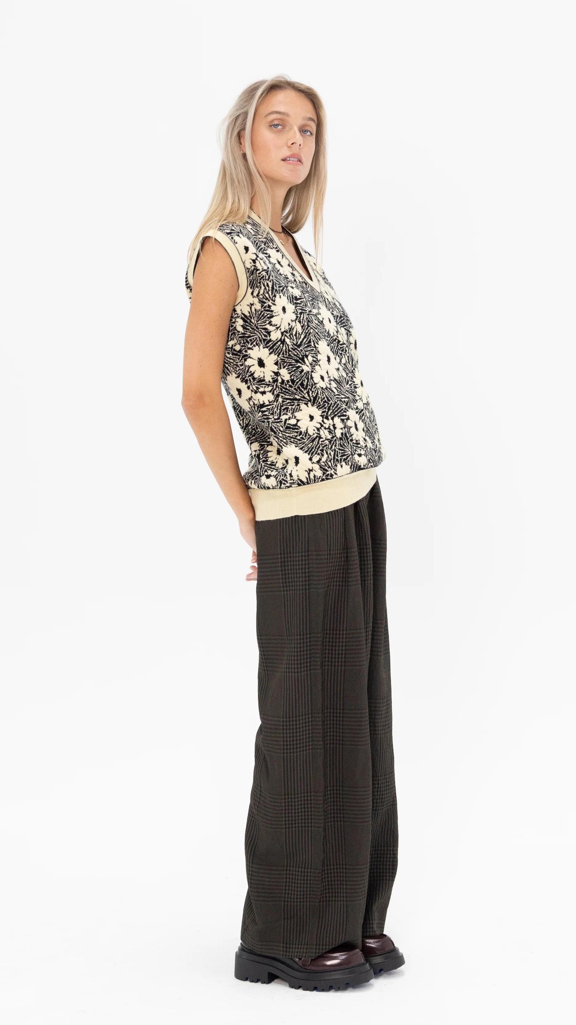 Plan C Sleeveless V-Neck Print Vest